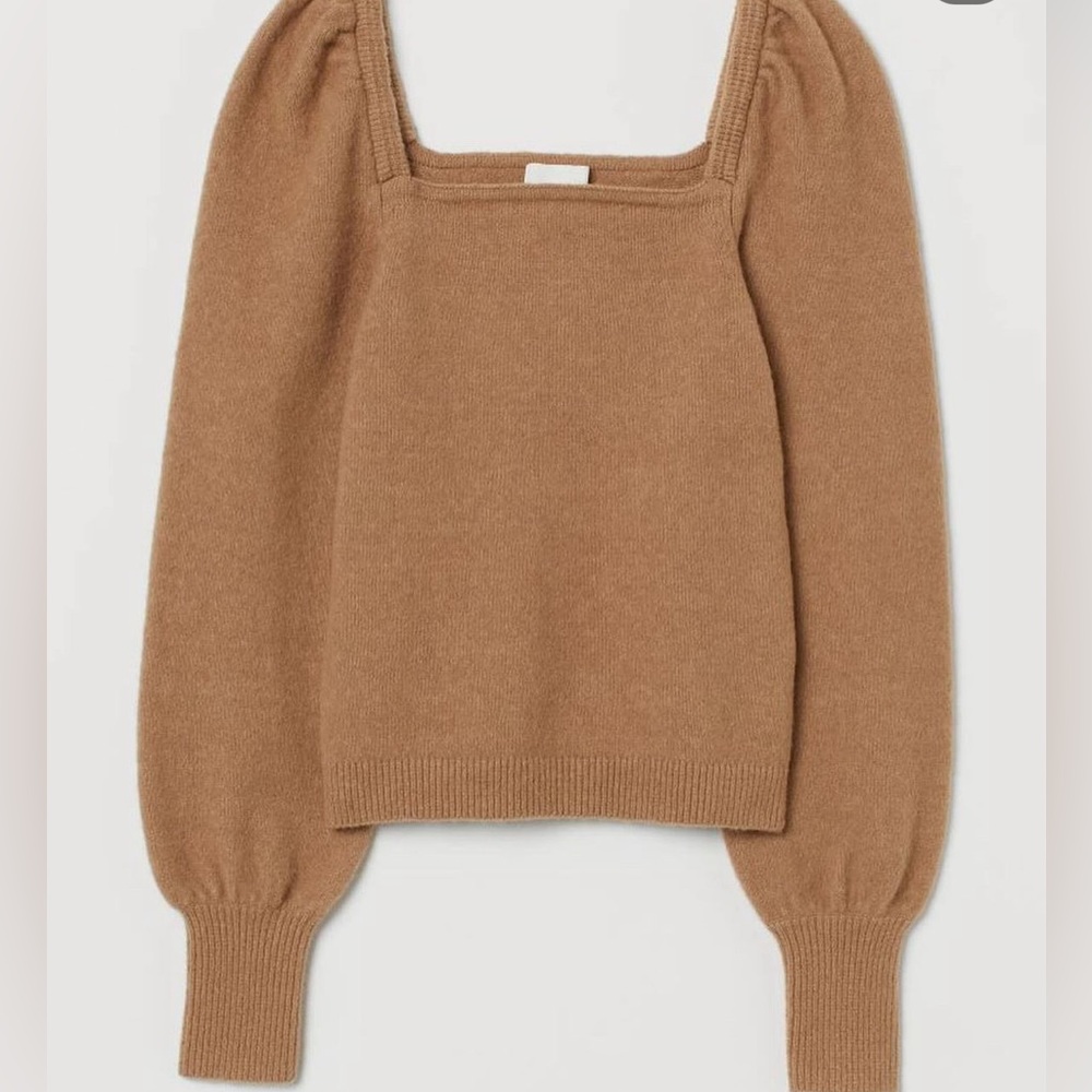 Viral NW women’s square neck  H&M Sweater!